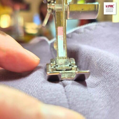 Nähfuß der Bernina B480 beim Absteppen einer Naht