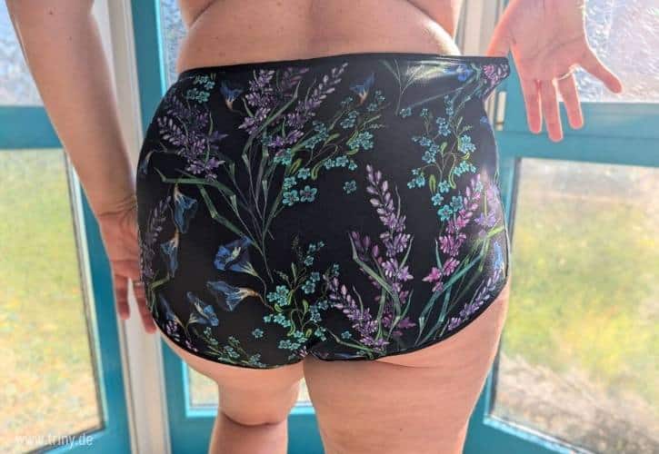 High Waist Slip nähen mit floralem Print in Schwarz und Lila – #Waisty von k.triny* lingerie